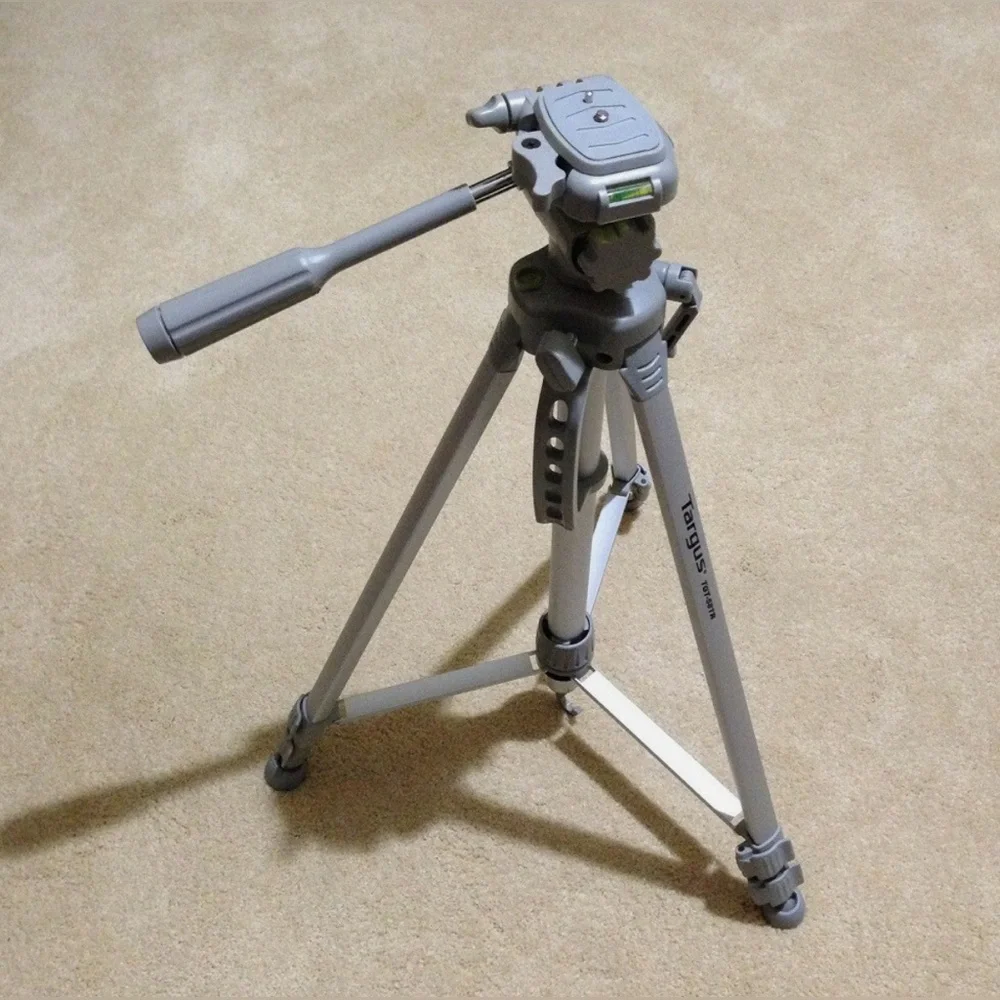 NWT Targus Compact Pro Tripod Camera SLR with Case